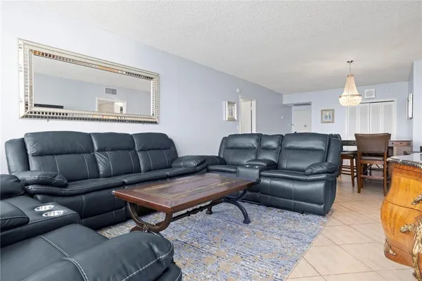 $4,200 | 3725 South Ocean Drive, Unit 1610, Hollywood, FL 33019