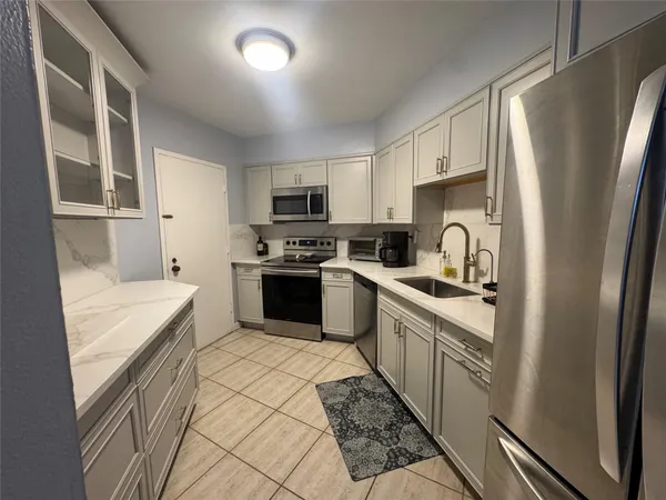 $4,200 | 3725 South Ocean Drive, Unit 1610, Hollywood, FL 33019