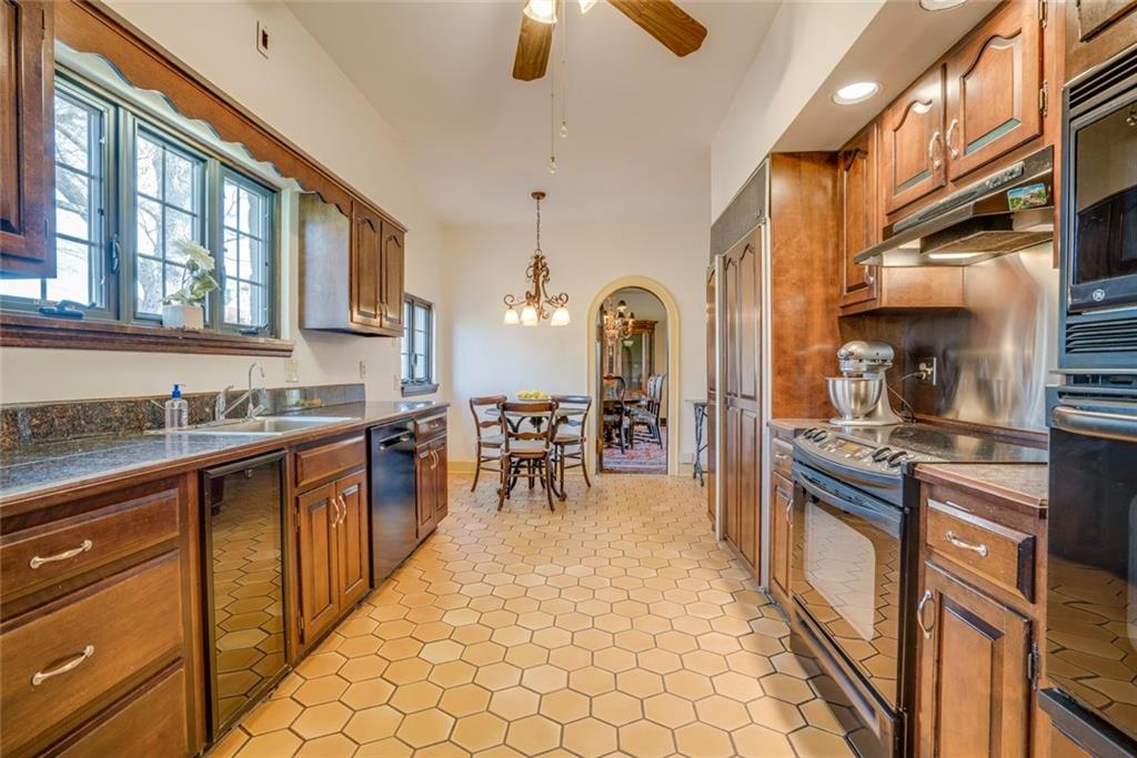 4470 Brownsville Road Pittsburgh, PA 15236 - Photo 7 of 25