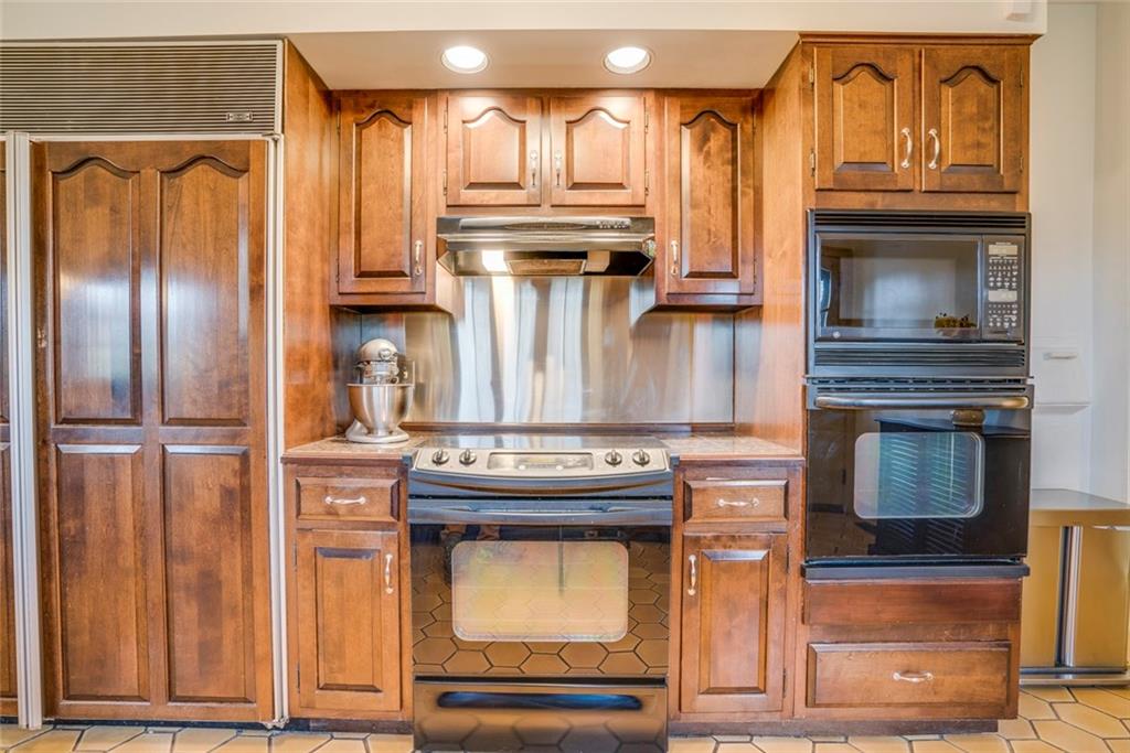 4470 Brownsville Road Pittsburgh, PA 15236 - Photo 8 of 25