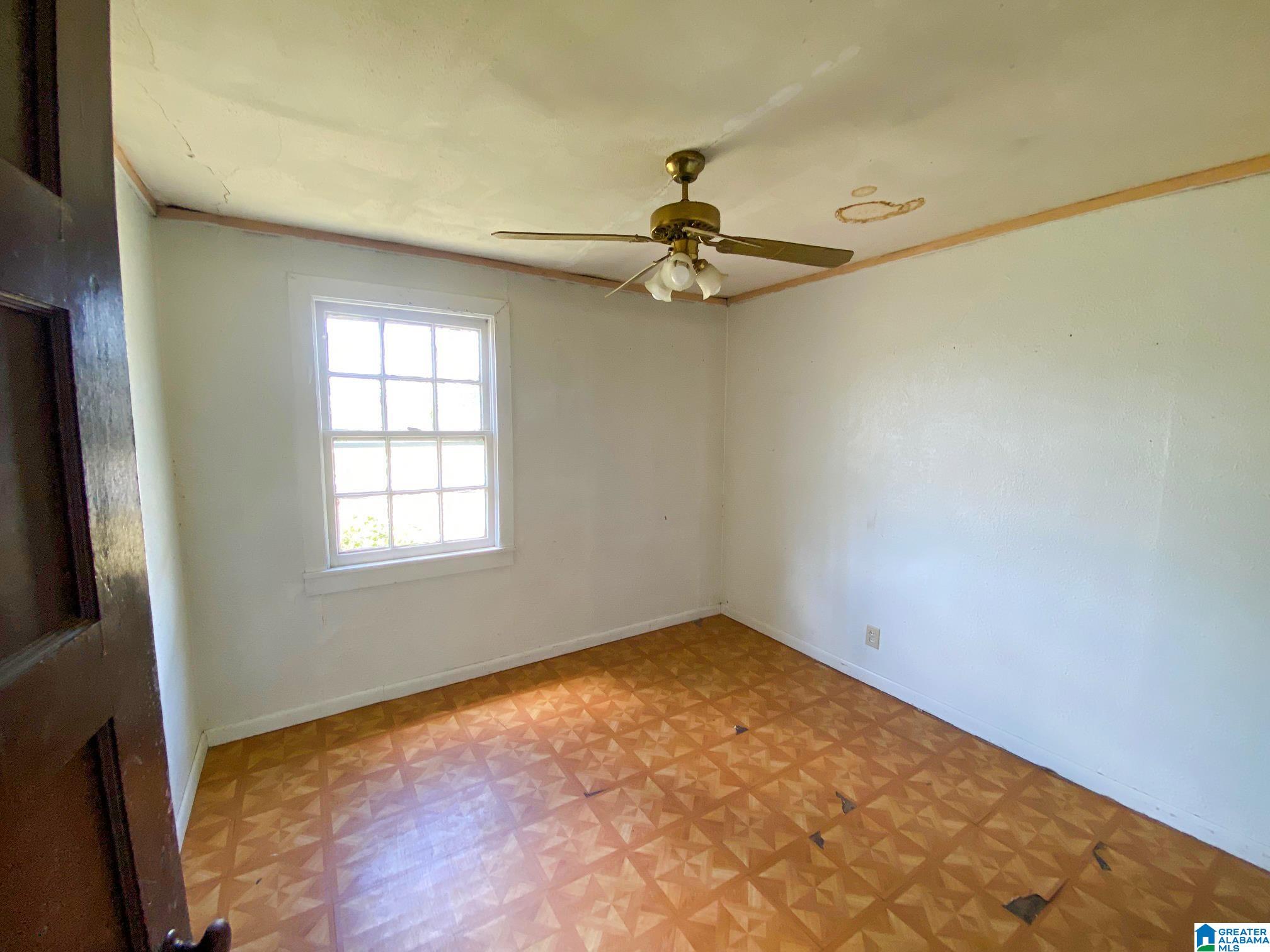 804 Ridgeway Avenue Sylacauga, AL 35151 - Photo 4 of 11