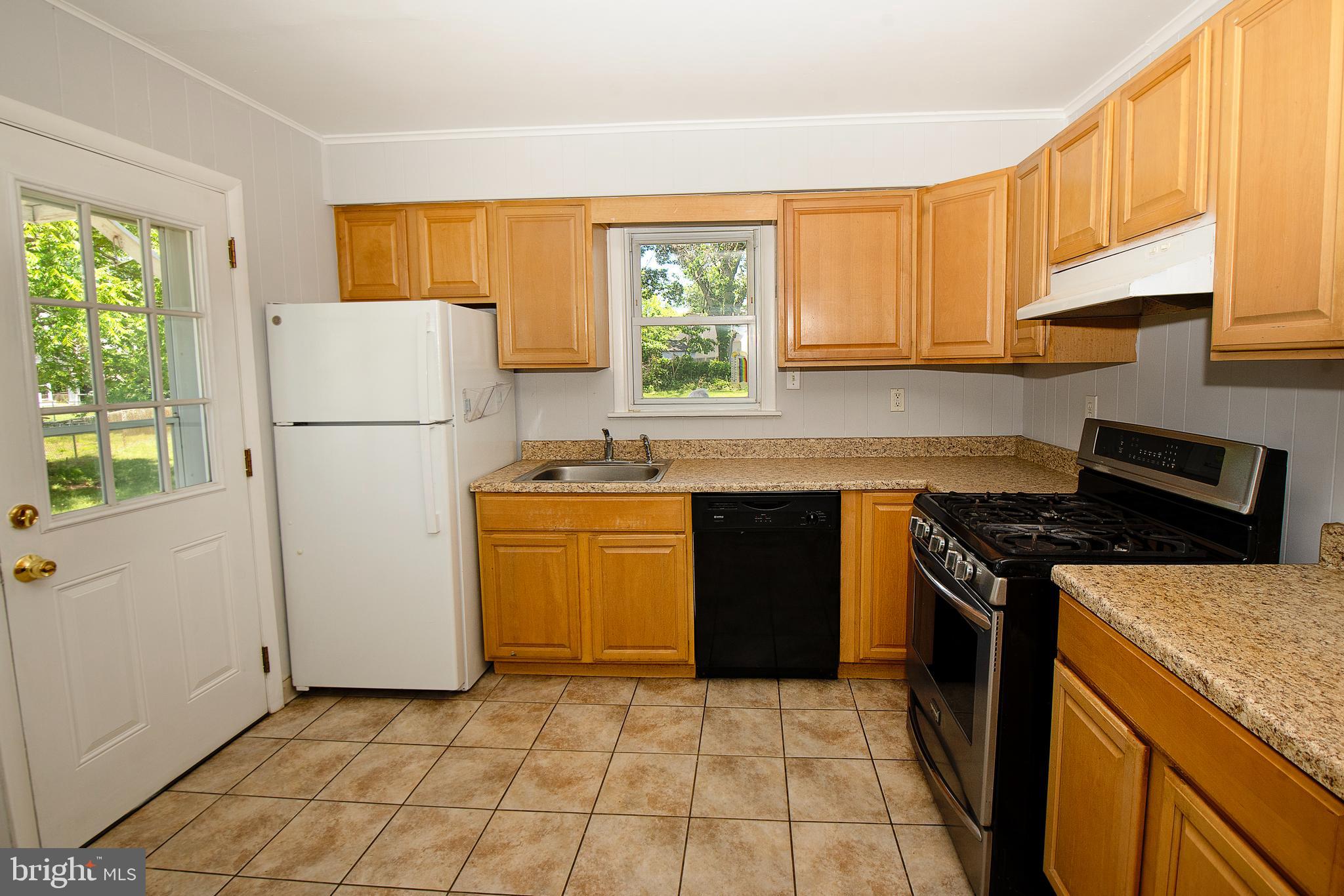 214 David Place Magnolia, NJ 08049 - Photo 4 of 16