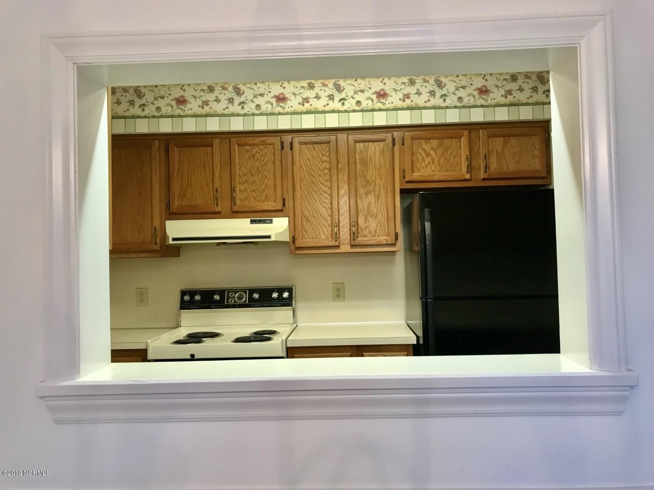 2015 Quail Ridge Road, Unit C Greenville, NC 27858 - Photo 16 of 38 Kitchen1