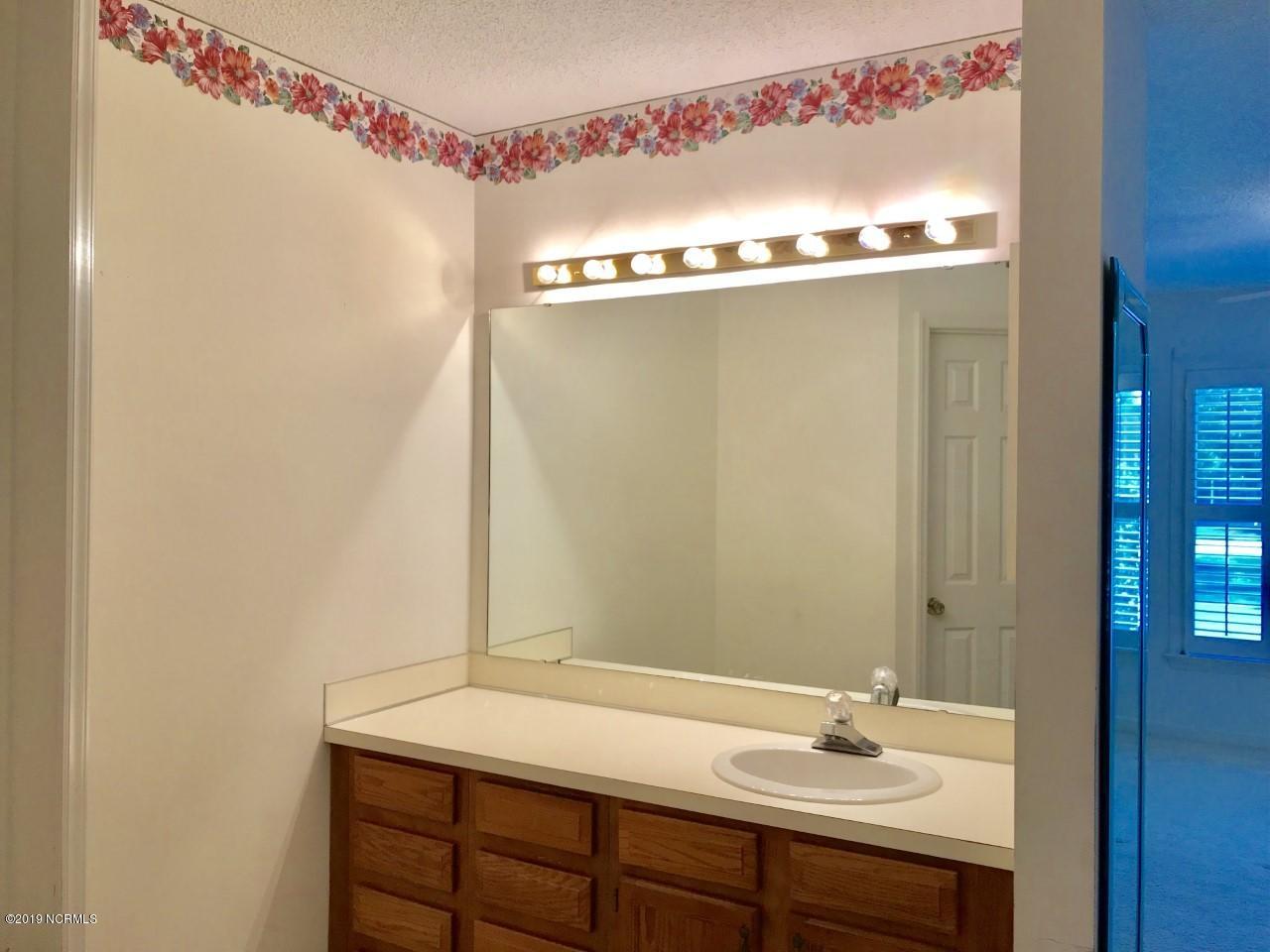 2015 Quail Ridge Road, Unit C Greenville, NC 27858 - Photo 28 of 38 MasterBath2