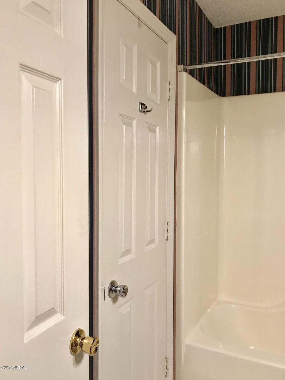 2015 Quail Ridge Road, Unit C Greenville, NC 27858 - Photo 34 of 38 Bathroom4
