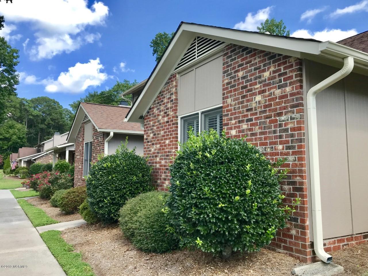 2015 Quail Ridge Road, Unit C Greenville, NC 27858 - Photo 6 of 38 Exterior Right2