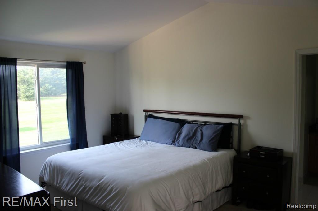 26036 Mariners Point New Baltimore, MI 48051 - Photo 31 of 57 IMG_6991.jpg