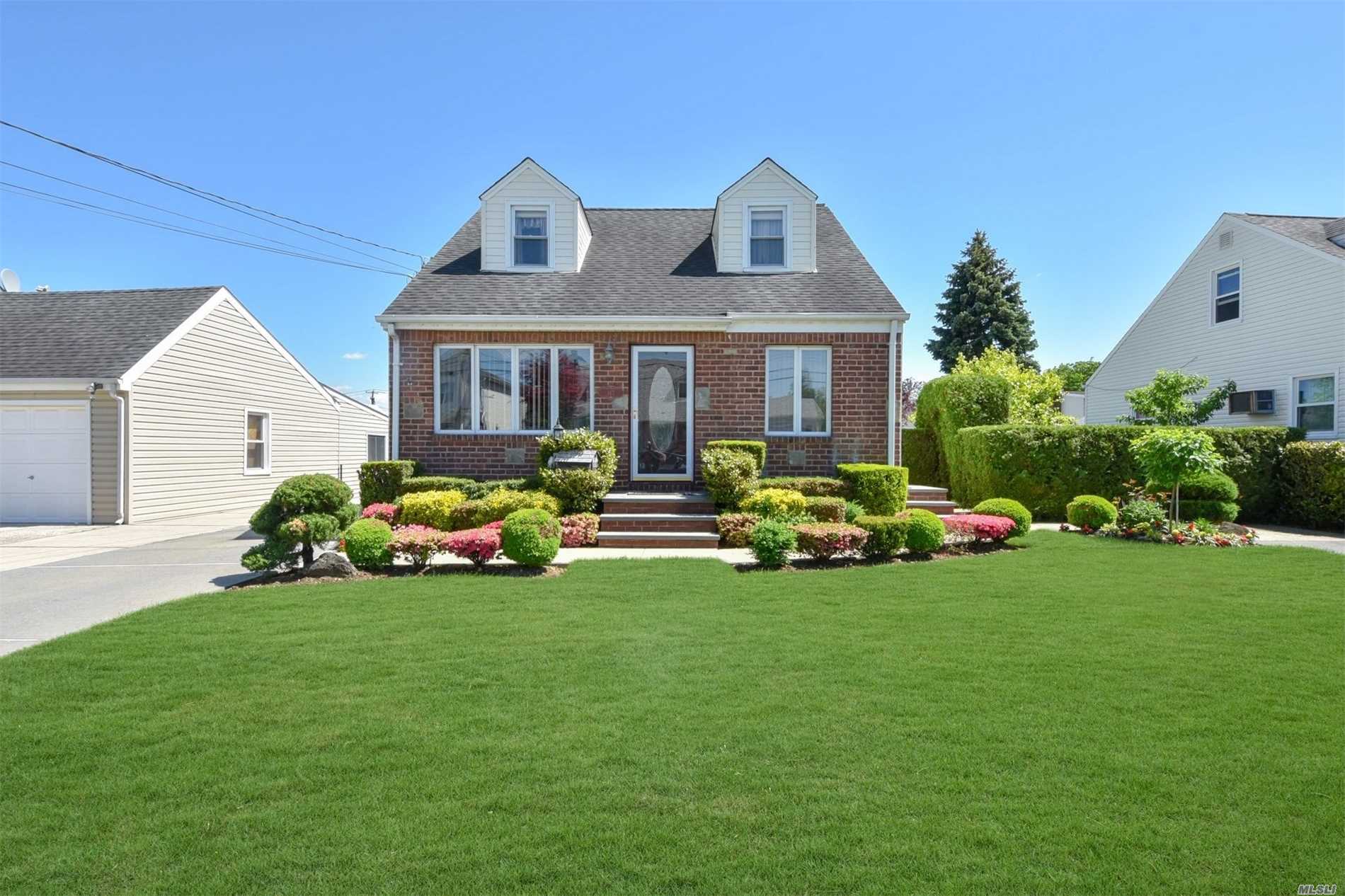 147 Clemens Road Mineola, NY 11501 - Photo 1 of 1 Gallery Image 1