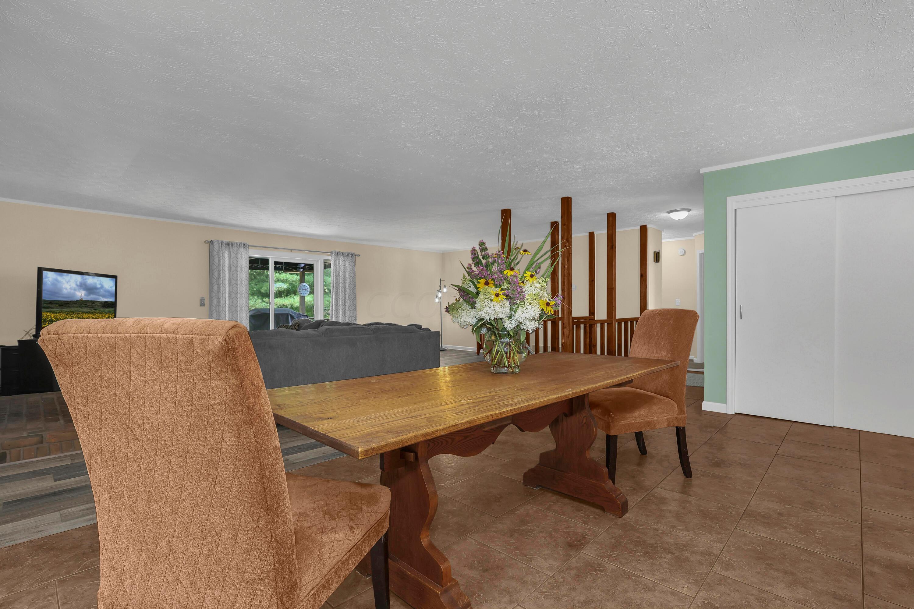 1060 South Watkins Road Alexandria, OH 43001 - Photo 9 of 47 0G7A6777