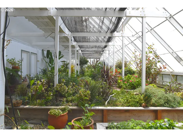 $6,300,000 | 36044 Highway 101, Gold Beach, OR 97444