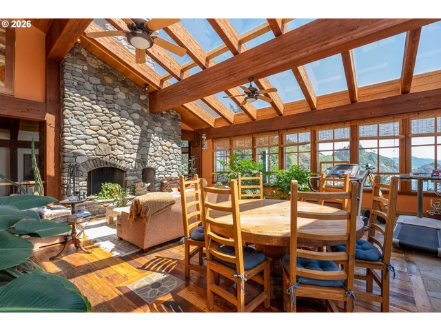 $6,300,000 | 36044 Highway 101, Gold Beach, OR 97444