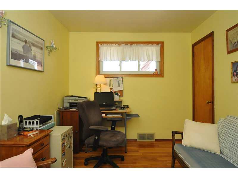 290 Ewings Mill Road Coraopolis, PA 15108 - Photo 12 of 25 Bedroom.