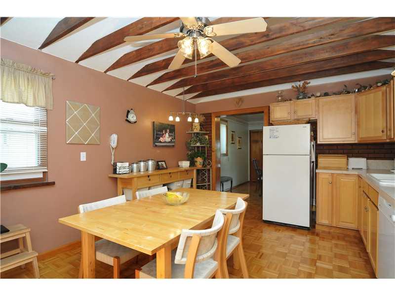 290 Ewings Mill Road Coraopolis, PA 15108 - Photo 9 of 25 Kitchen.