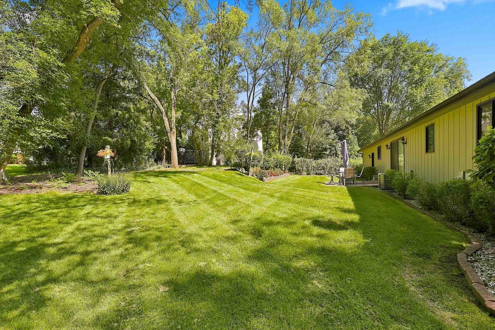 806 Roberts Road Tower Lakes, IL 60010 - Photo 30 of 53 Gallery Image 30