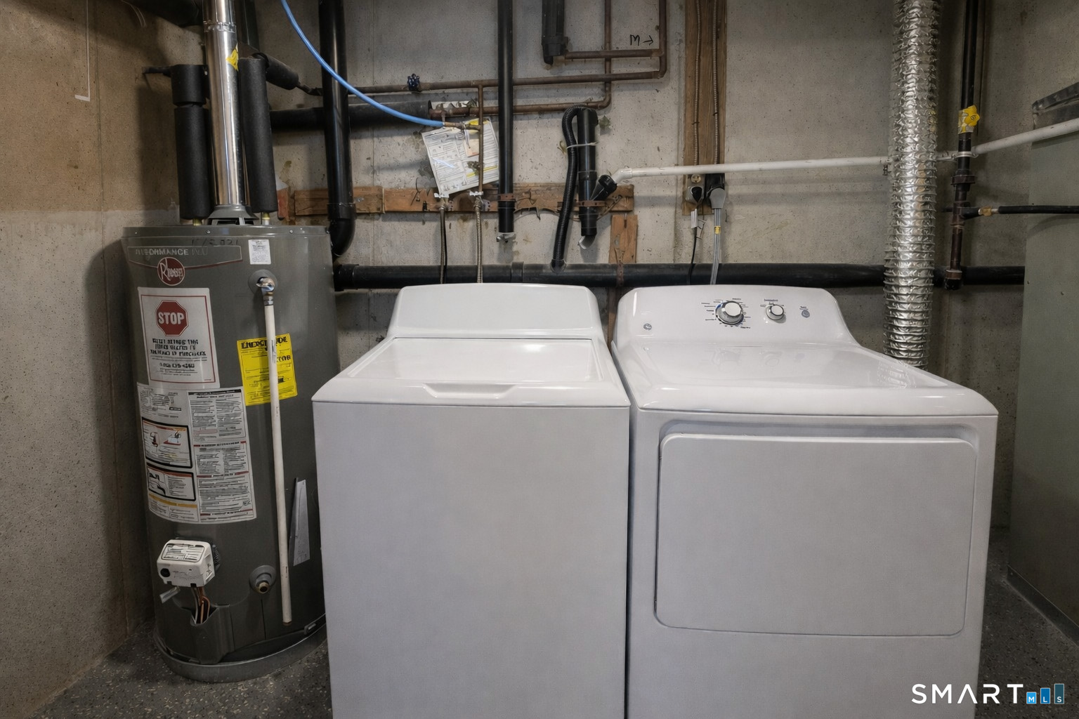 144 East Gate Lane, Unit 144 Hamden, CT 06514 - Photo 30 of 33 a utility room with dryer and washer