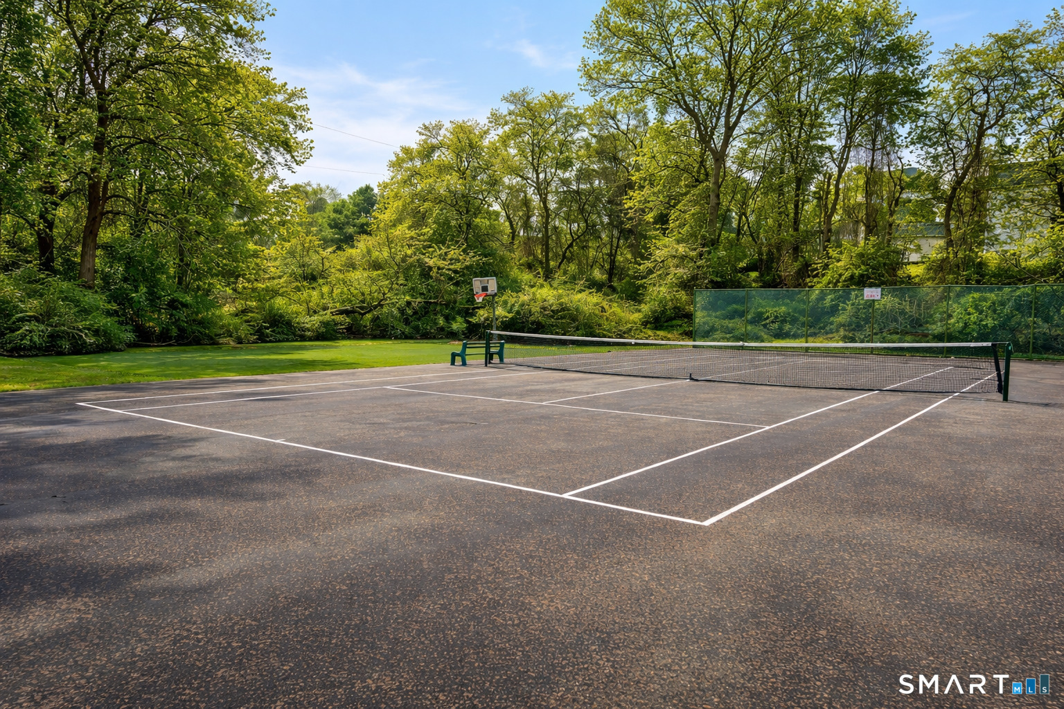 144 East Gate Lane, Unit 144 Hamden, CT 06514 - Photo 33 of 33 a view of a tennis court