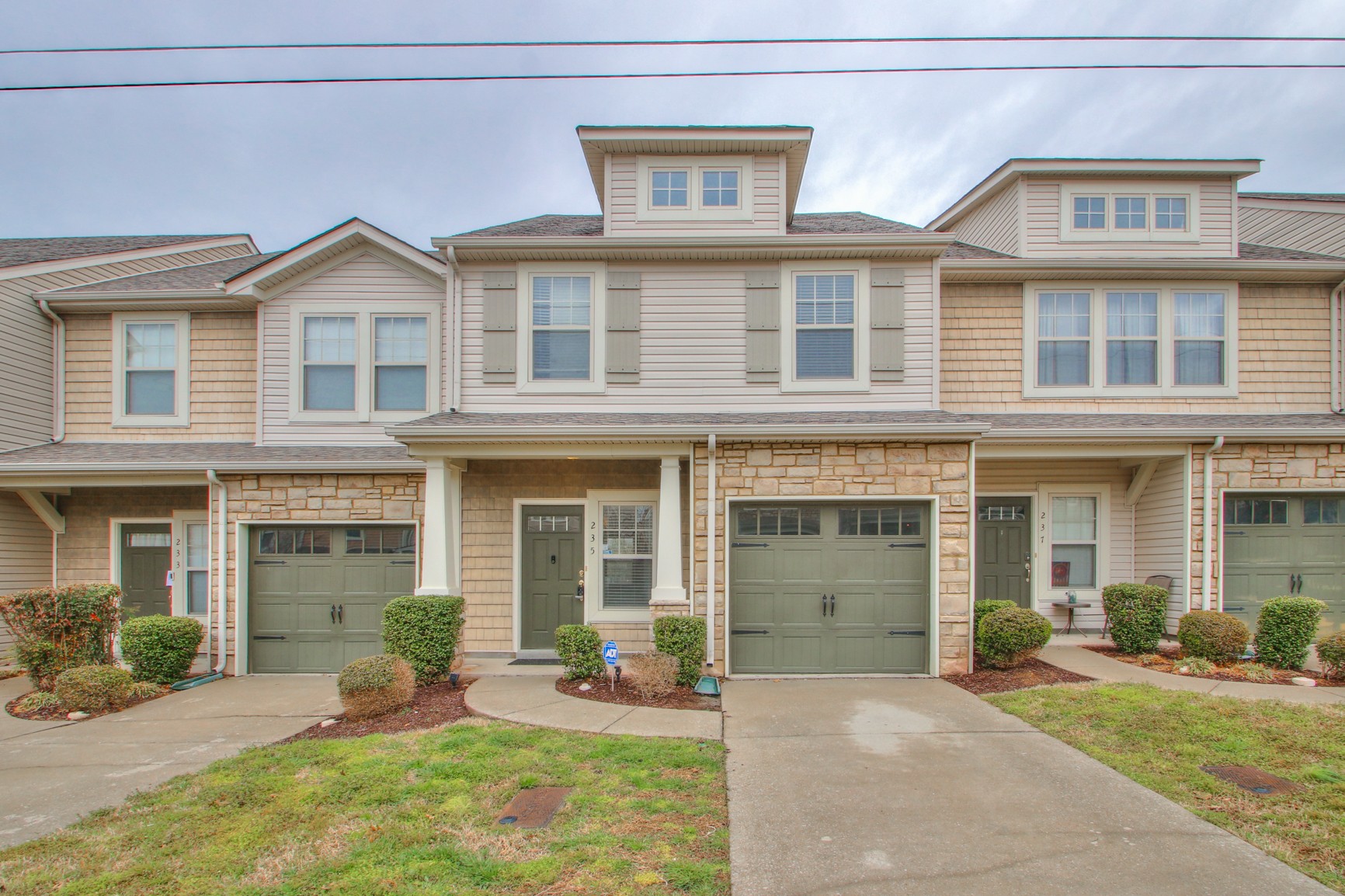 735 Tulip Grove Road, Unit 235 Hermitage, TN 37076 - Photo 2 of 28