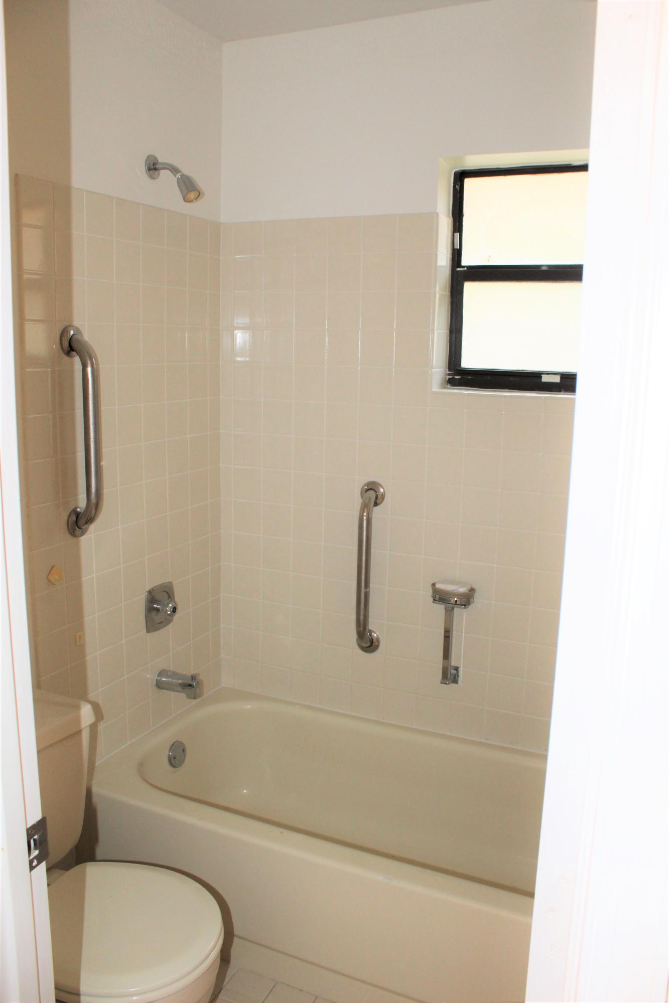 4655 Laurel Tree Road, Unit B Boynton Beach, FL 33436 - Photo 10 of 26 Master Bathroom