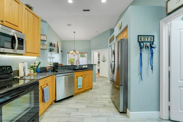 $3,200 | 5959 Durango Drive, Lake Worth, FL 33449