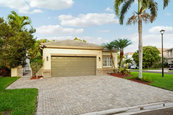 $3,200 | 5959 Durango Drive, Lake Worth, FL 33449