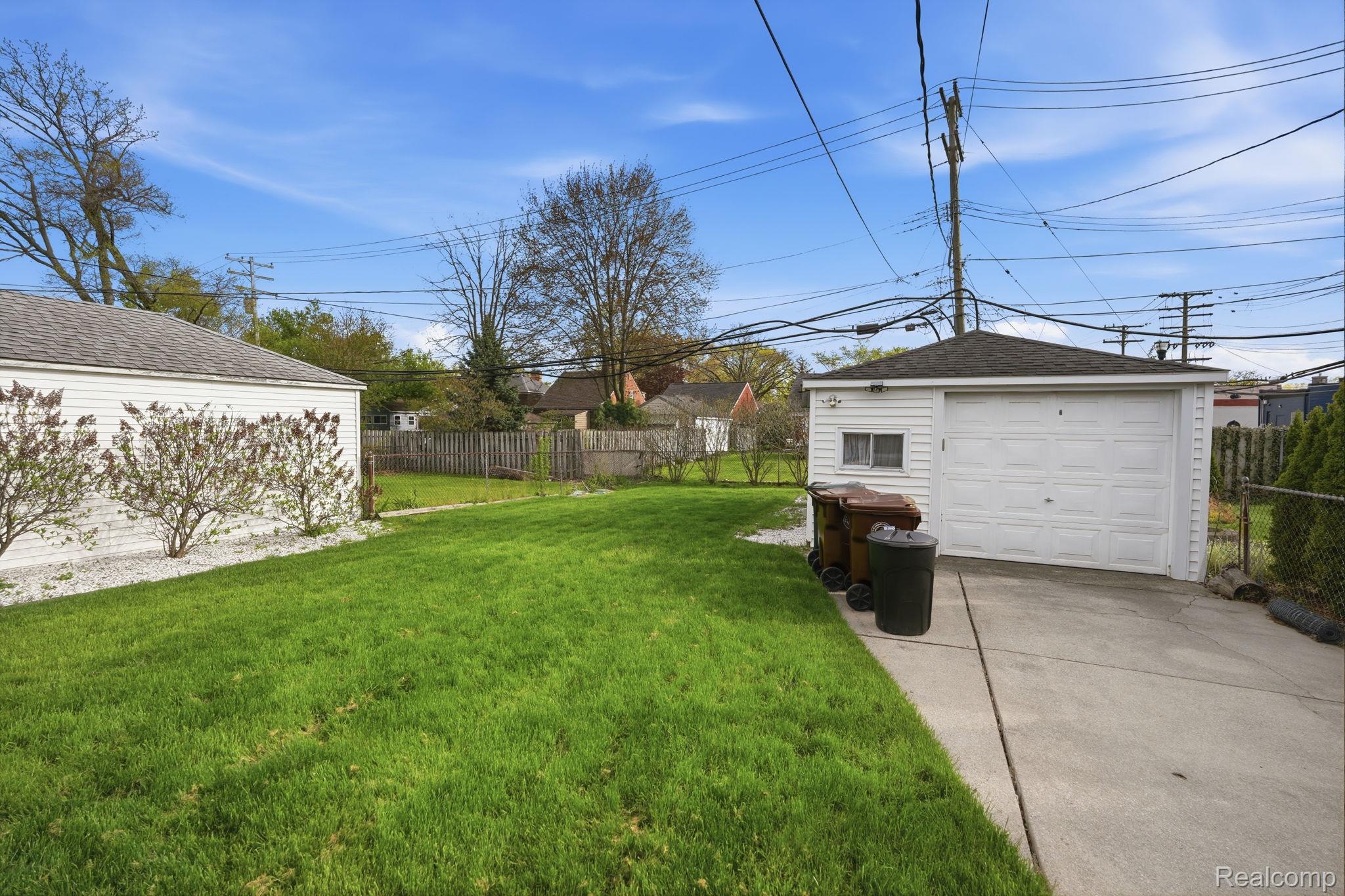 1857 Roslyn Road Grosse Pointe, MI 48236 - Photo 36 of 38