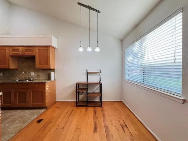 $1,925 | 5759 Cedar Creek Drive, Benbrook, TX 76109