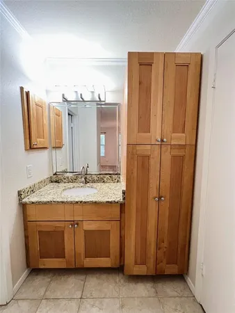 $1,925 | 5759 Cedar Creek Drive, Benbrook, TX 76109