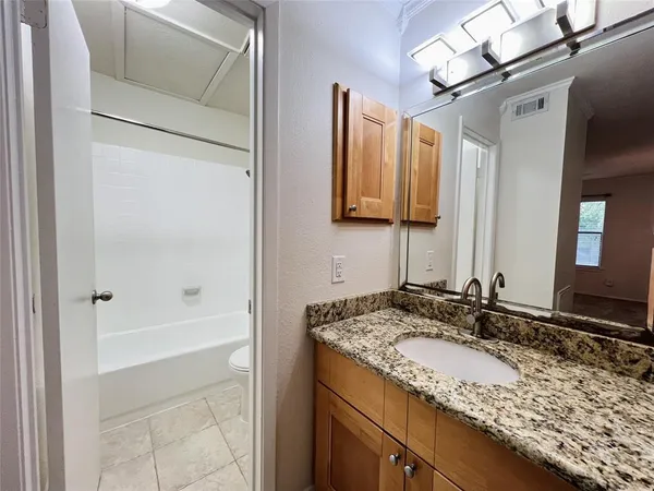 $1,925 | 5759 Cedar Creek Drive, Benbrook, TX 76109