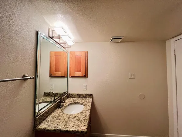 $1,925 | 5759 Cedar Creek Drive, Benbrook, TX 76109