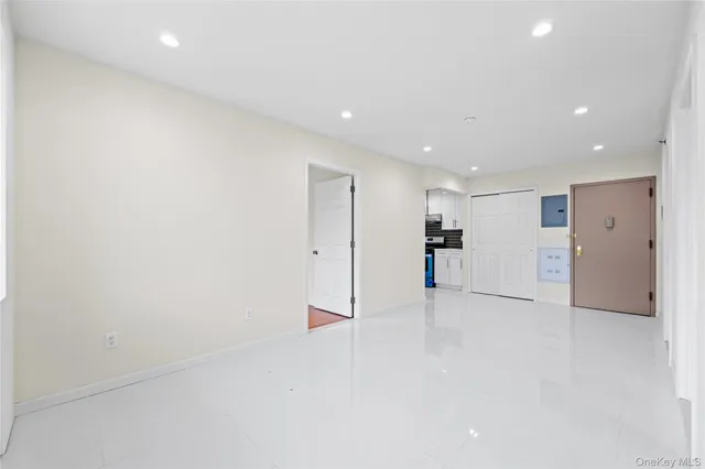 $595,000 | 91-23 Corona Avenue, Unit 6B | Elmhurst