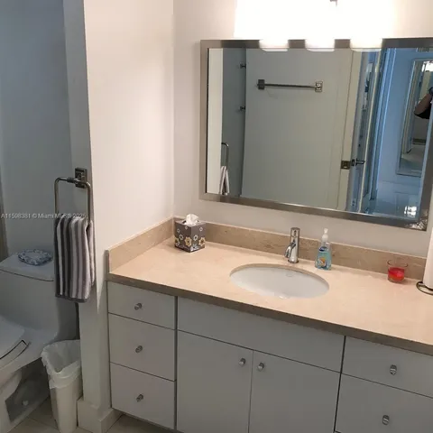 $5,500 | 100 Lincoln Road, Unit 808, Miami Beach, FL 33139