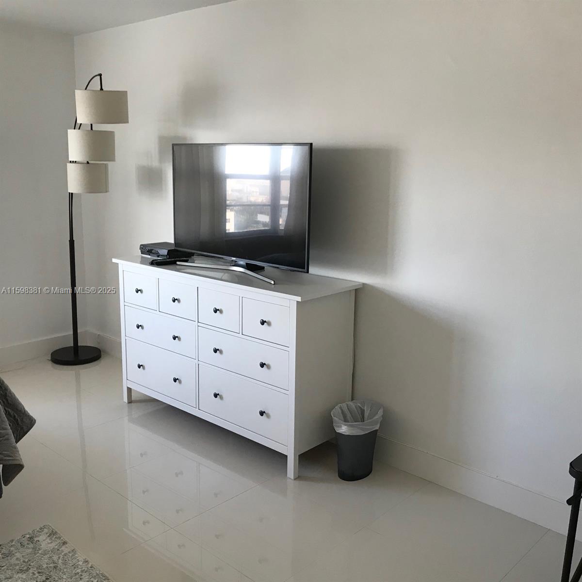 100 Lincoln Road, Unit 808 Miami Beach, FL 33139 - Photo 23 of 63