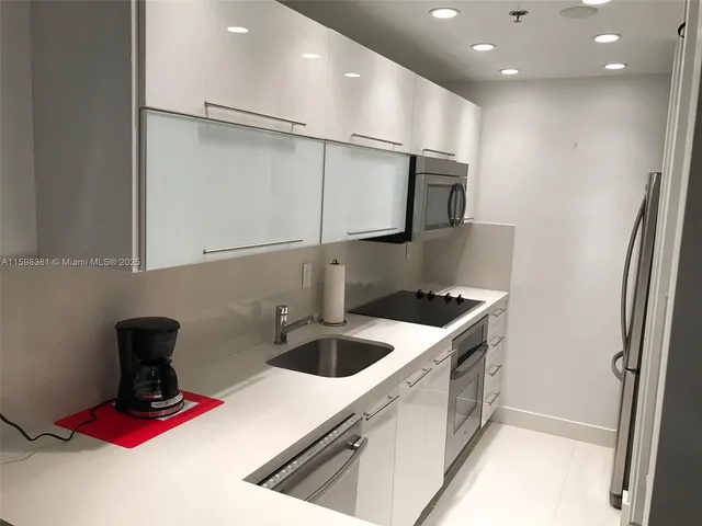 $5,500 | 100 Lincoln Road, Unit 808, Miami Beach, FL 33139