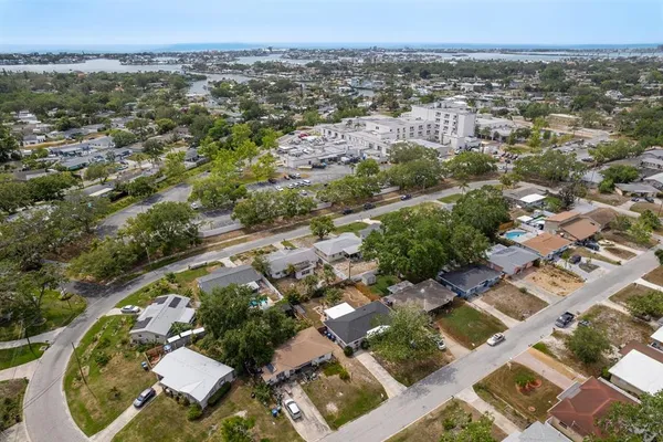 $369,900 | 2153 Pocahontas Drive, Largo, FL 33774