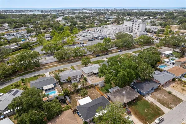 $369,900 | 2153 Pocahontas Drive, Largo, FL 33774
