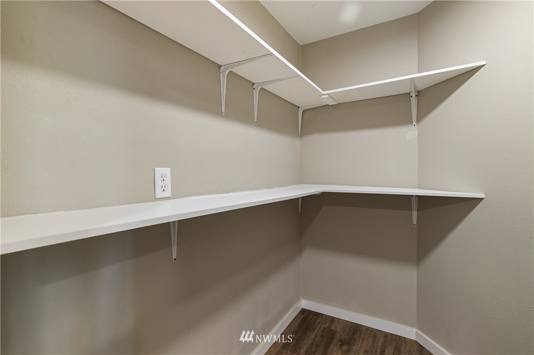 1077 Hampton Road Lynden, WA 98264 - Photo 10 of 25 a view of an empty walk in closet