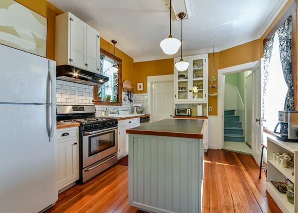 83 Thornton Street Boston, MA 02119 - Photo 5 of 20 Gallery Image 5