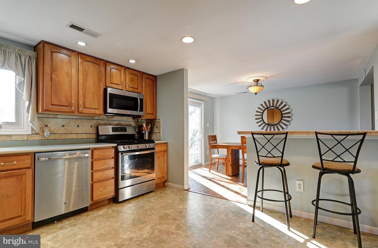 255 Youngs Road Hamilton, NJ 08619 - Photo 9 of 34 Gallery Image 9