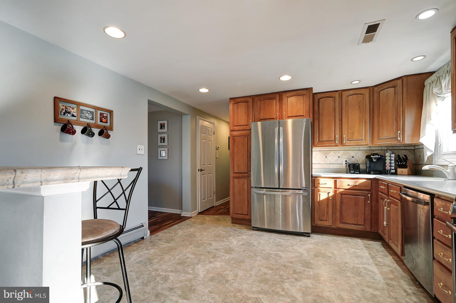 255 Youngs Road Hamilton, NJ 08619 - Photo 10 of 34 Gallery Image 10
