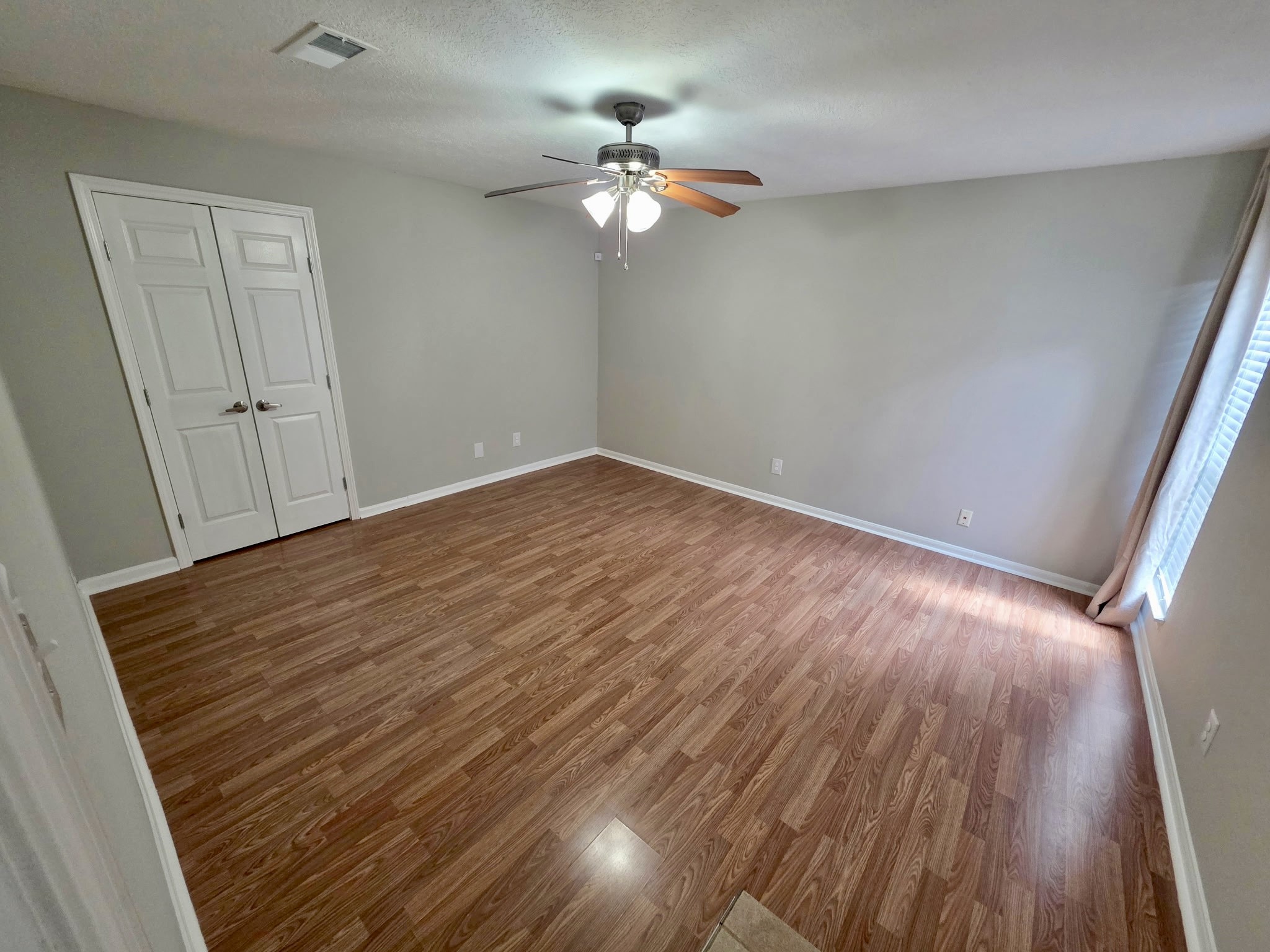 16007 Mill Point Drive Houston, TX 77059 - Photo 21 of 38