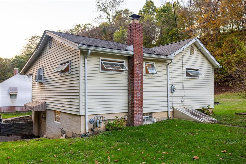 181 Firden Lane Elizabeth, PA 15037 - Photo 2 of 25 a view of a house with a yard