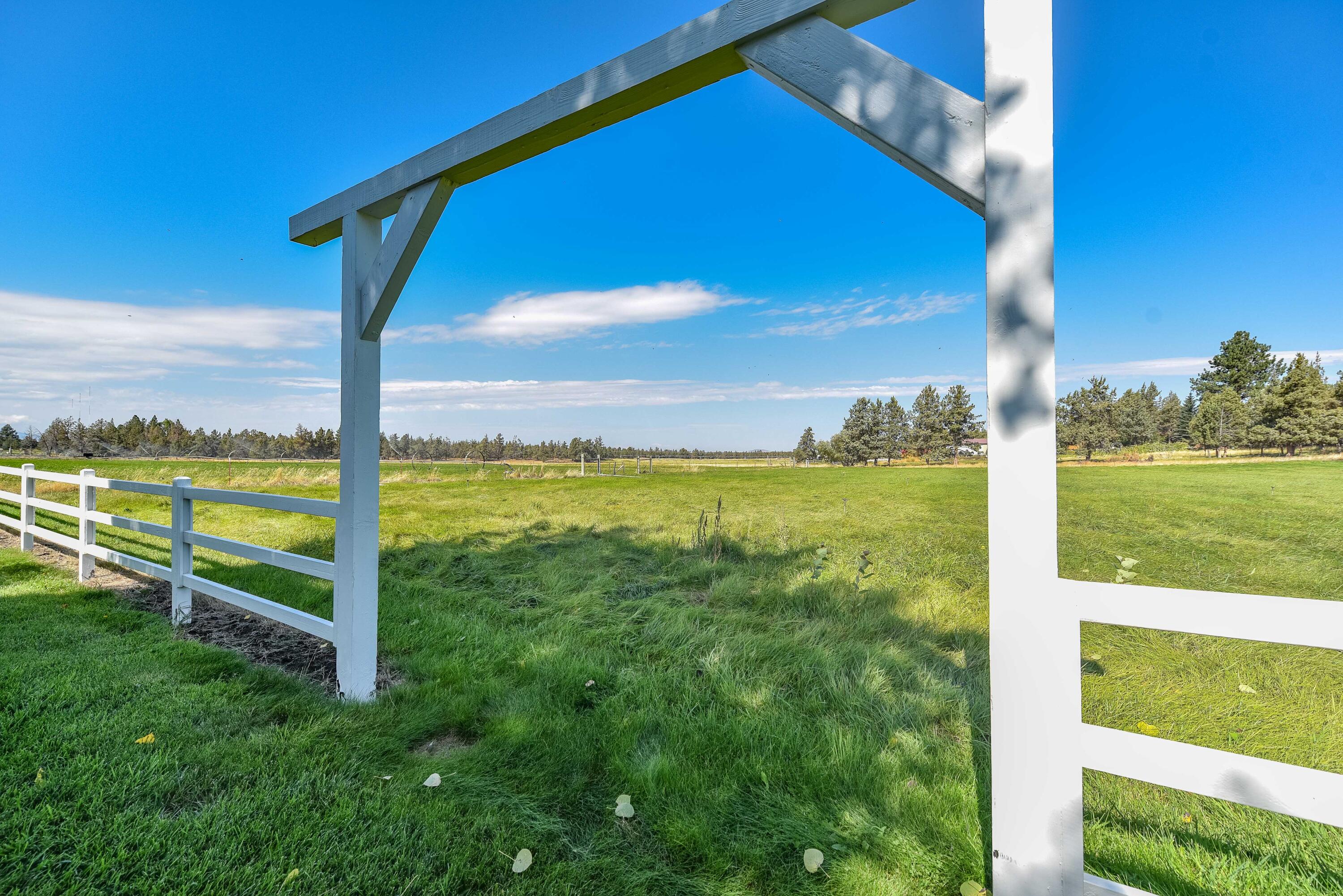 63475 Cricketwood Road Bend, OR 97701 - Photo 51 of 64 63475 Cricketwood (33 of 55)