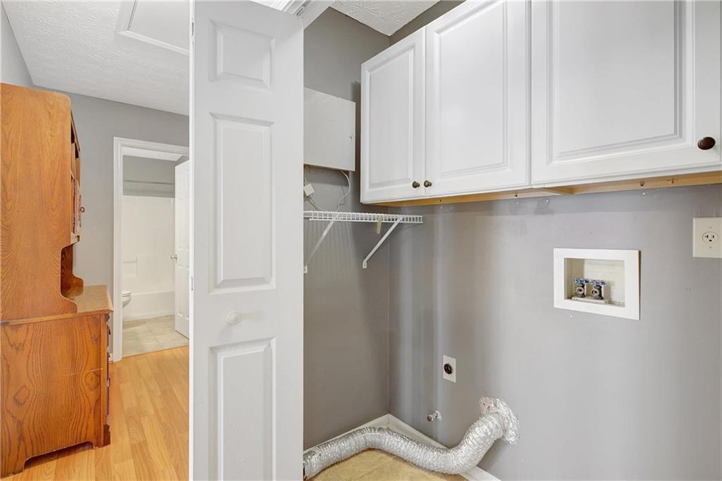7 Buck Trail Newnan, GA 30265 - Photo 15 of 37 a view of cabinets and window