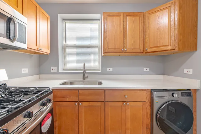 $219,000 | 4752 North Albany Avenue, Unit 3, Chicago, IL 60625