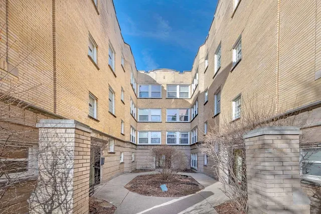 $219,000 | 4752 North Albany Avenue, Unit 3, Chicago, IL 60625
