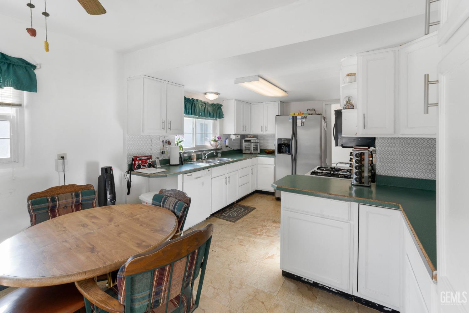 Undisclosed Address Bakersfield, CA 93308 - Photo 12 of 30