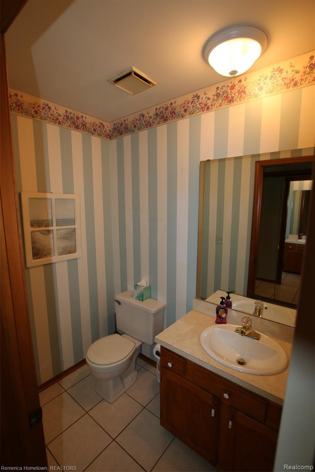 42486 Waterfall Road Northville, MI 48168 - Photo 22 of 35 IMG_2441.JPG