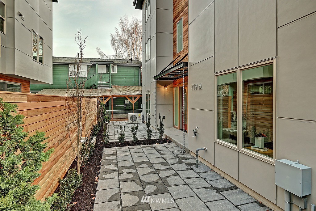719 South Homer Street, Unit B Seattle, WA 98108 - Photo 2 of 17