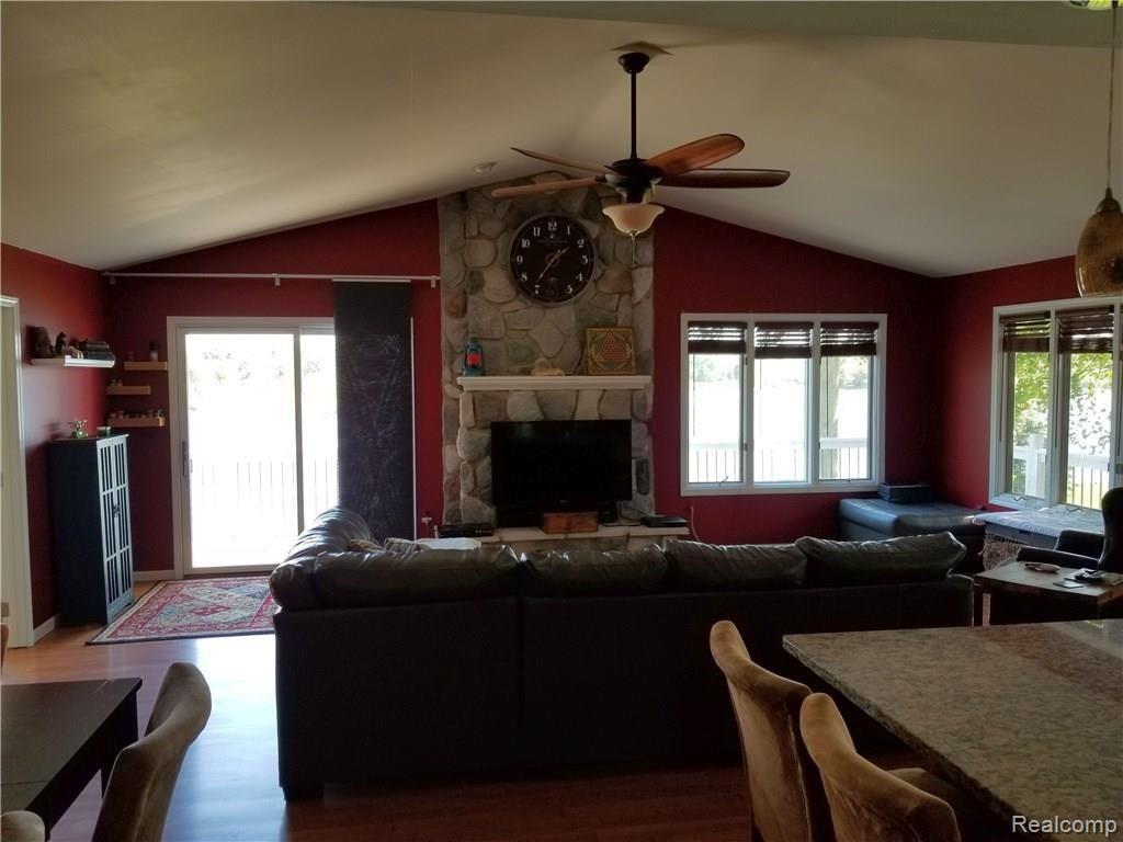 2845 Earl Lake Road Howell, MI 48843 - Photo 10 of 36 image008.jpg