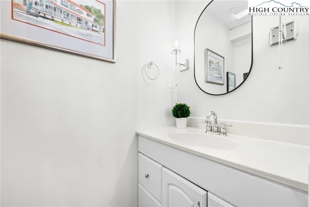 $449,000 | 123 Pinnacle Drive, Unit 1, Blowing Rock, NC 28605